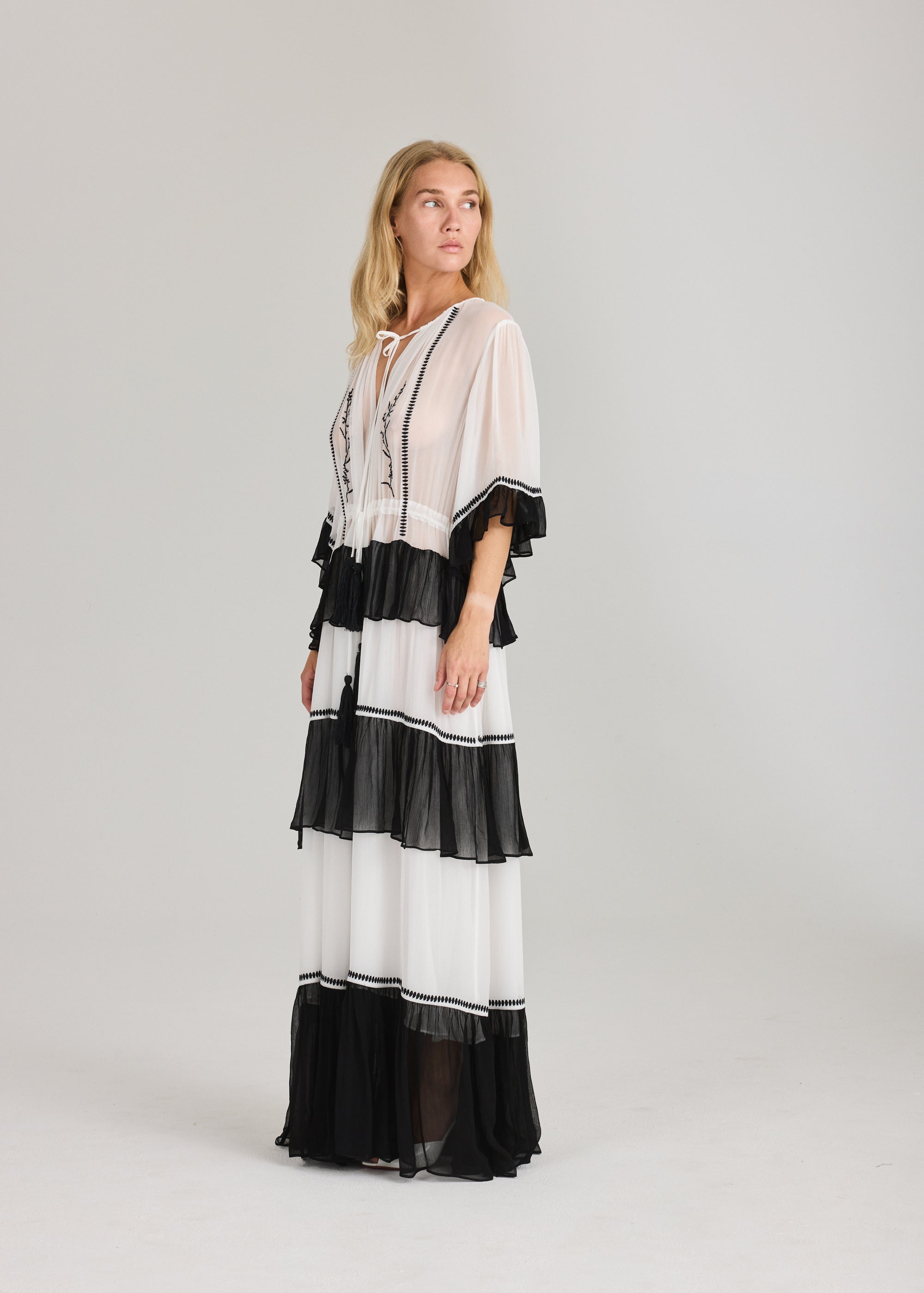RAVNRAVN Aurora maxi dress Dress White/Black