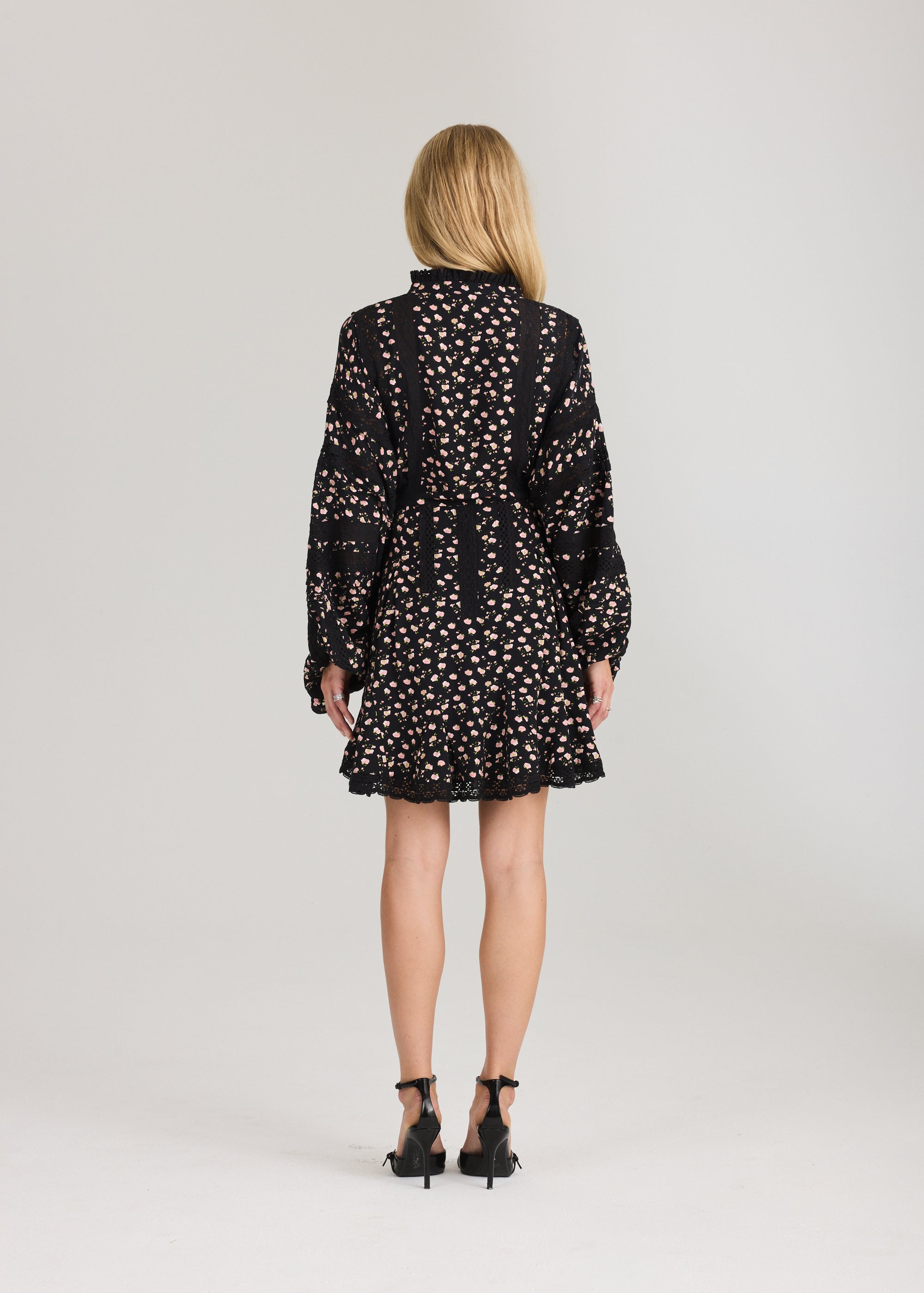 RAVNRAVN LITARV DRESS Dress Black Pink Roses