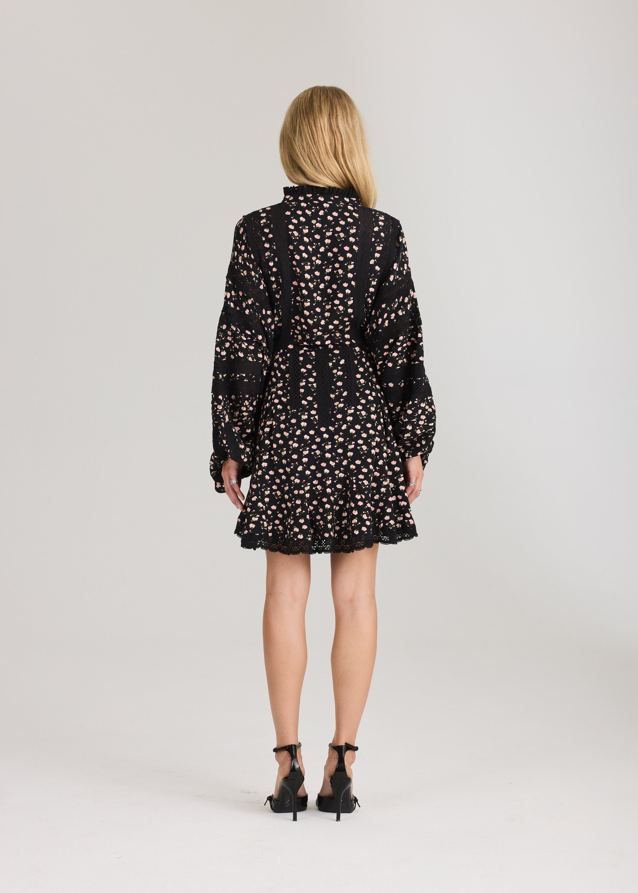 RAVNRAVN LITARV DRESS Dress Black Pink Roses